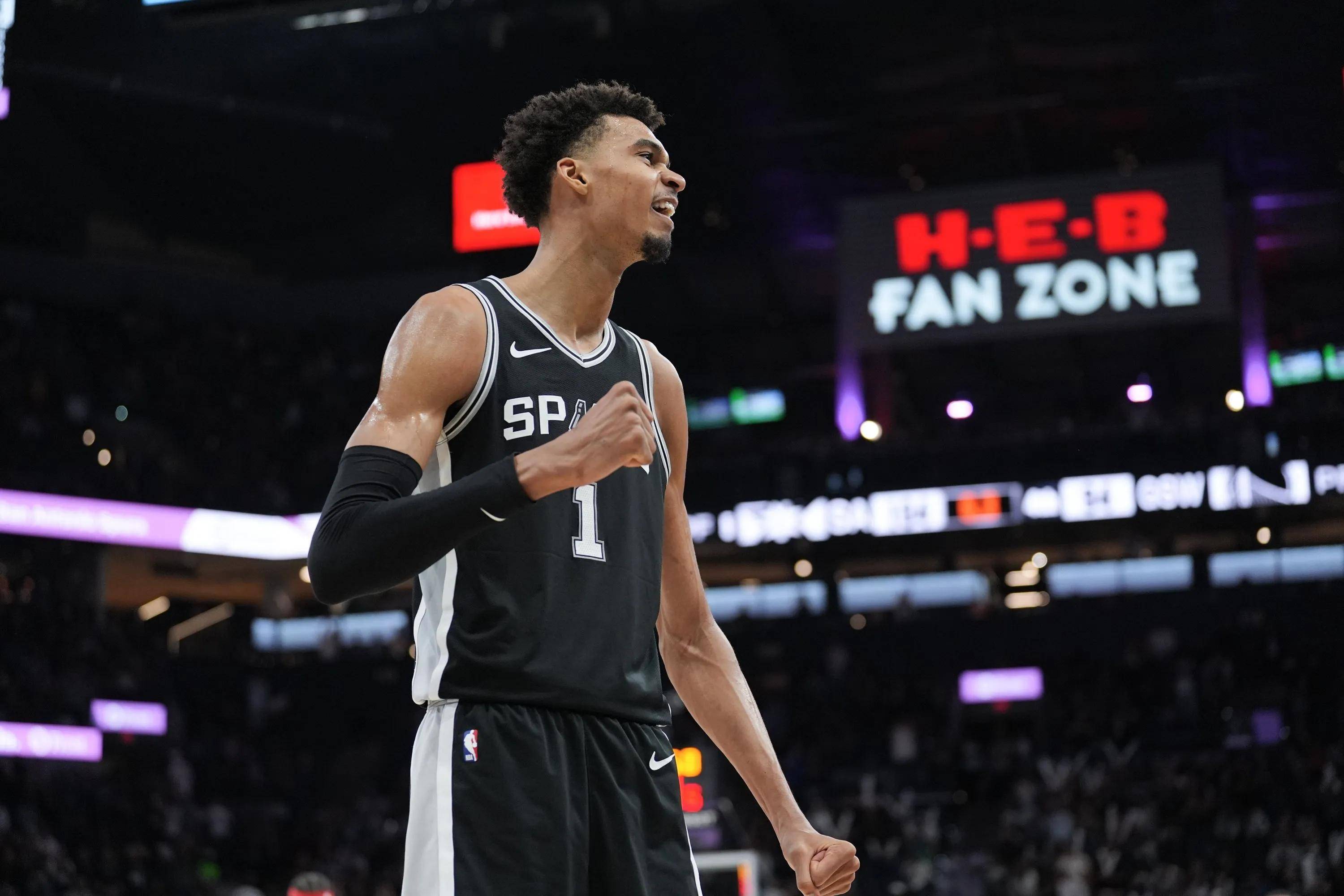 包含NBA球员加强训练备战新赛季，表现亮眼的词条