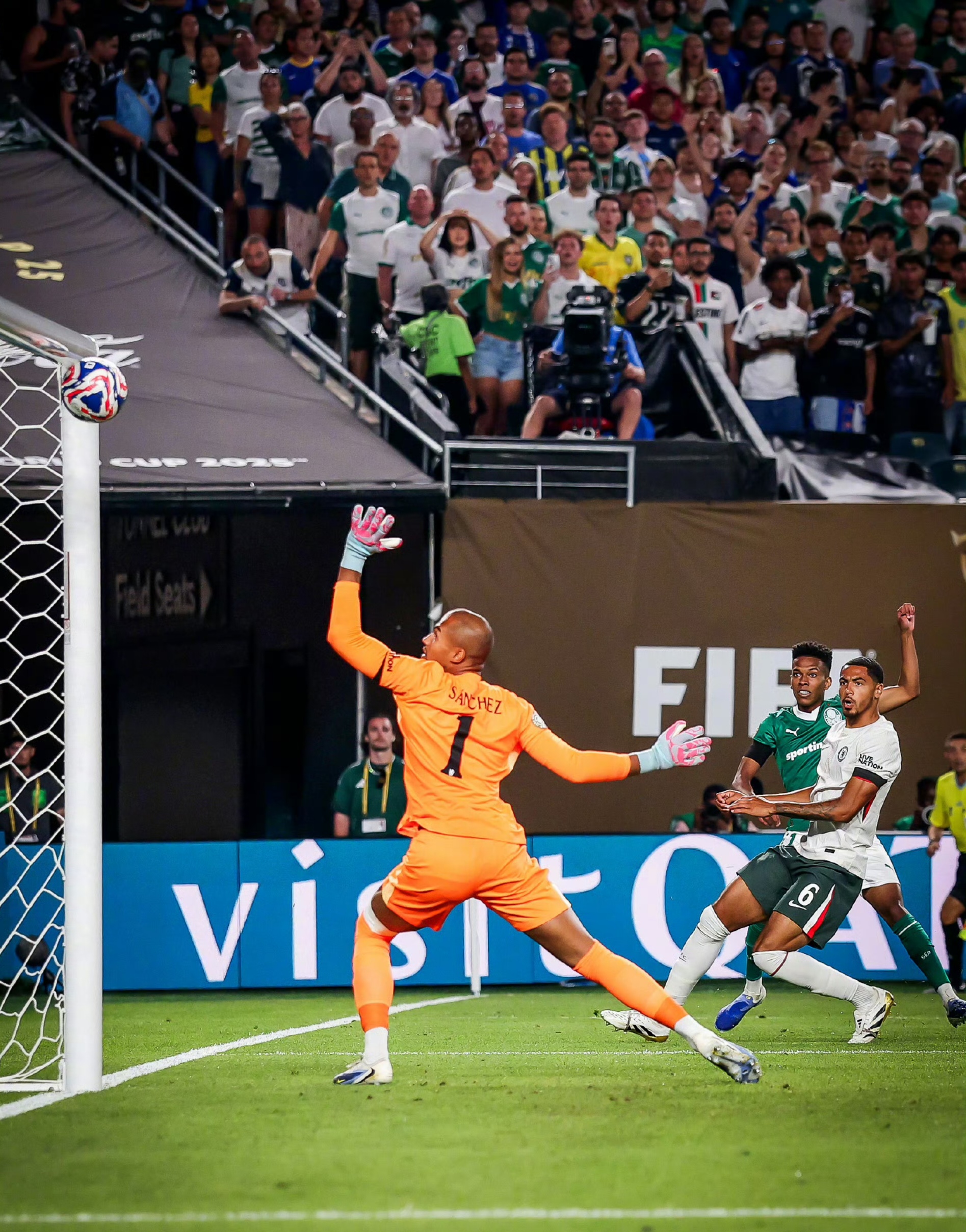 年终总决赛逆转拉沃尔杯，西西帕斯统治全场的简单介绍