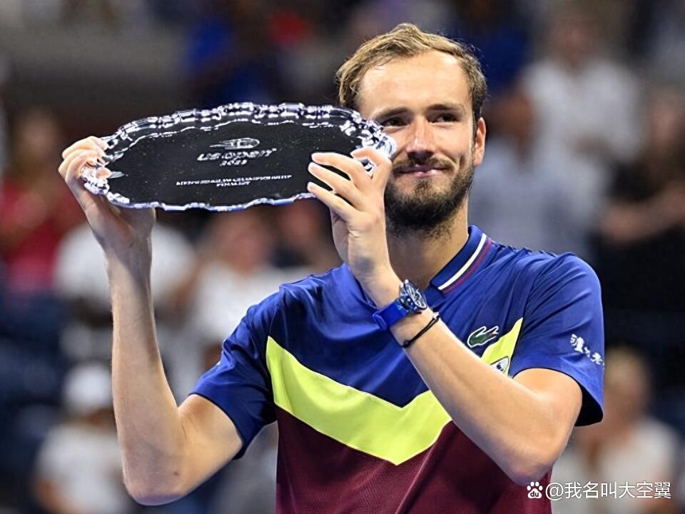 包含美网力克拉沃尔杯，梅德韦杰夫带队取胜的词条