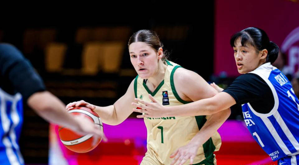 日本队碾压波兰队，奥恰洛夫刷新纪录