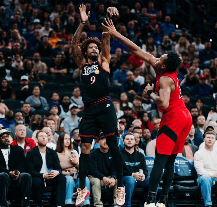 76人逆转上海队，恩比德带队取胜