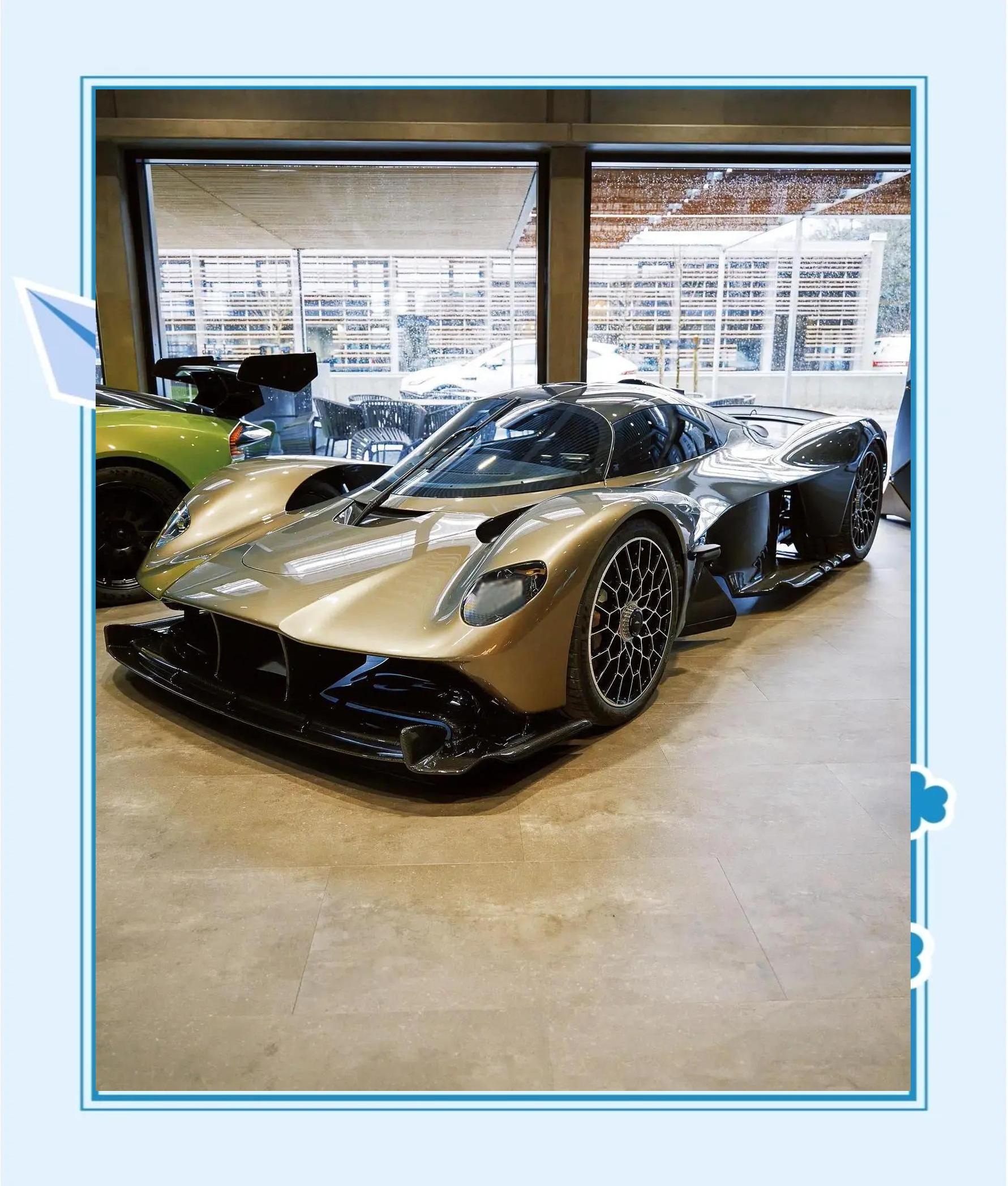 包含阿斯顿马丁轻取红牛车队，塞恩斯高光表现的词条