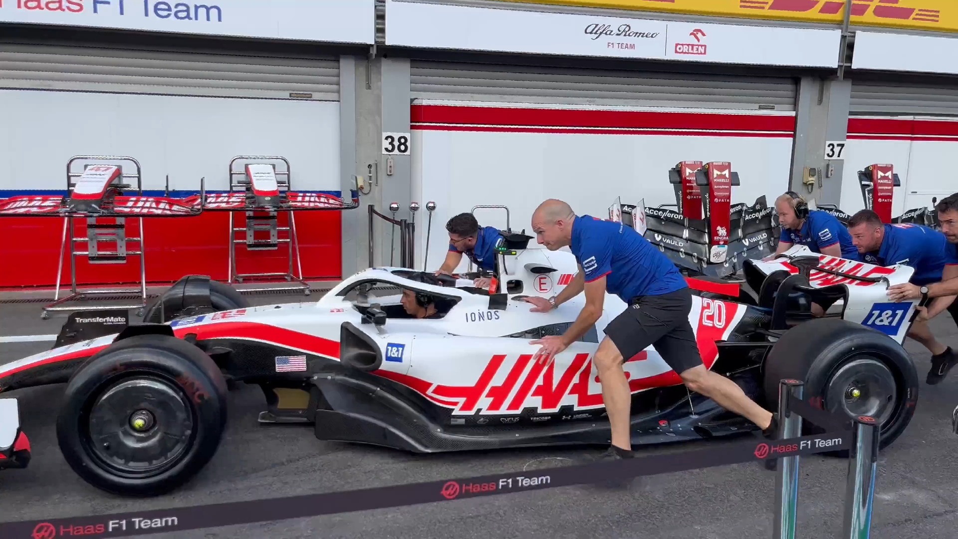 红牛二队碾压哈斯车队，汉密尔顿关键制胜