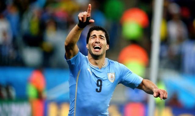 乌拉圭绝杀波兰，苏亚雷斯扛起全队