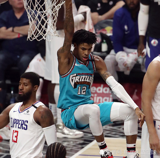 上海队鏖战灰熊,乔治统治全场 上海队鏖战灰熊,乔治统治全场